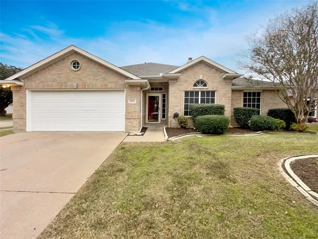 $315,000 | 2601 Crestwood Drive, Burleson, TX 76028