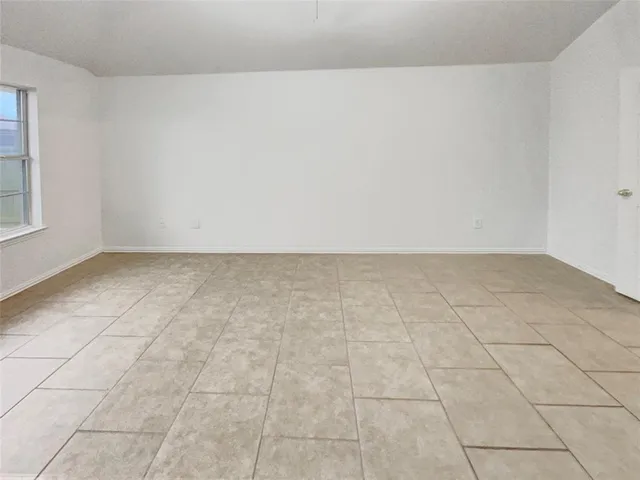 $315,000 | 2601 Crestwood Drive, Burleson, TX 76028