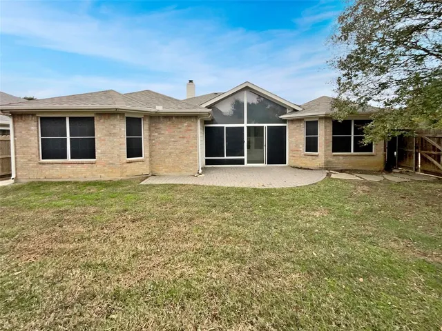 $315,000 | 2601 Crestwood Drive, Burleson, TX 76028