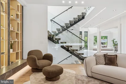 $5,695,888 | 6519 Brawner Street, McLean, VA 22101