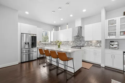 $430,000 | 3303 Baron Street, Houston, TX 77020
