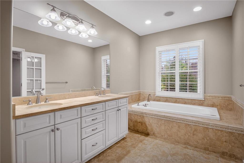 402 Georgetowne Court Wexford, PA 15090 - Photo 24 of 48