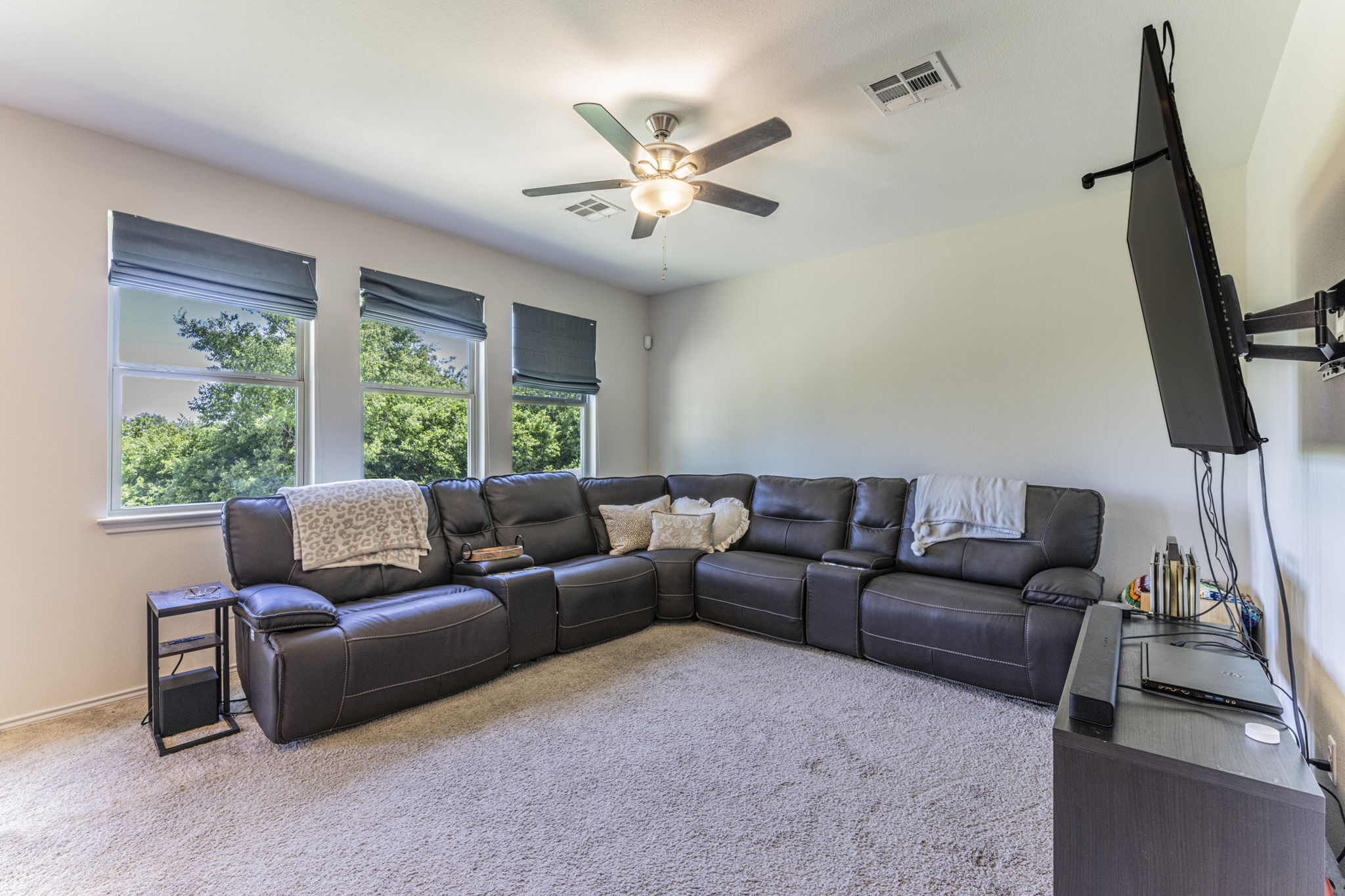 20205 Navarre Terrace Pflugerville, TX 78660 - Photo 3 of 24 a living room with furniture and a large window