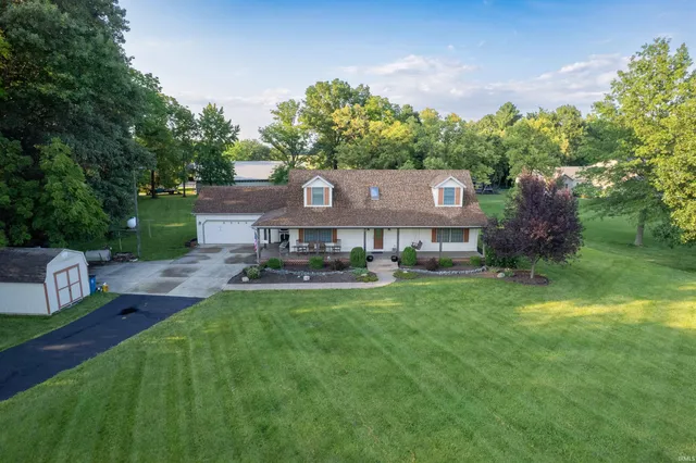 $375,000 | 3869 Highway 116, Markle, IN 46770