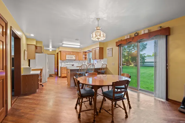 $375,000 | 3869 Highway 116, Markle, IN 46770