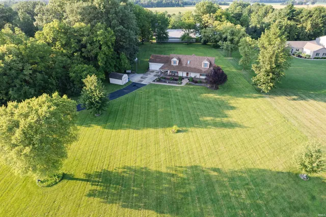 $375,000 | 3869 Highway 116, Markle, IN 46770