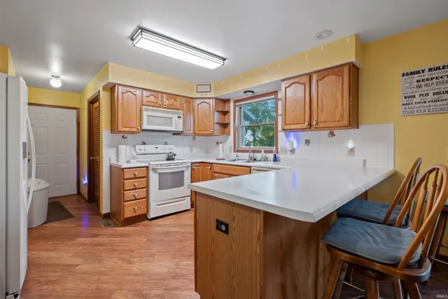 $375,000 | 3869 Highway 116, Markle, IN 46770