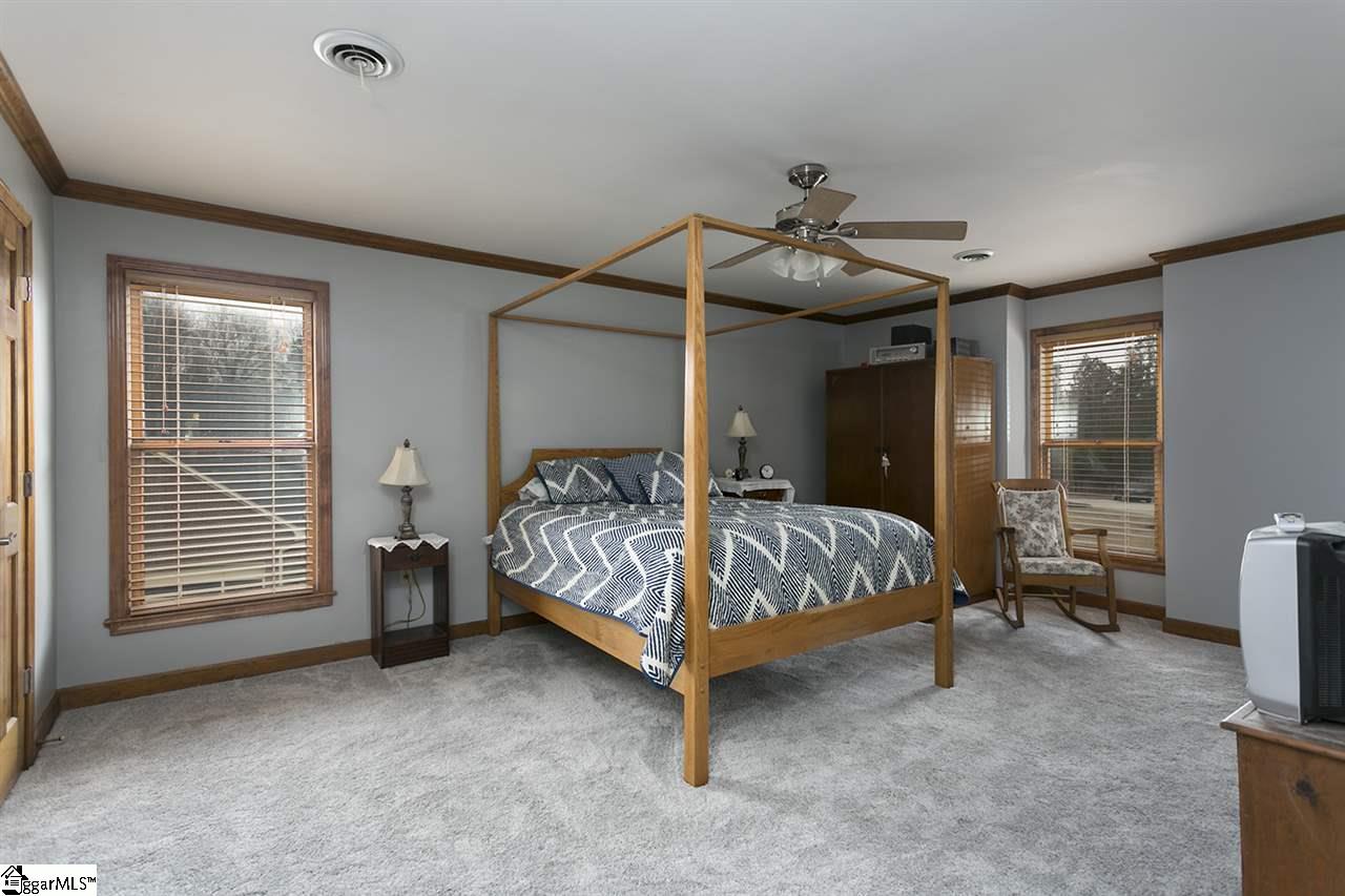 107 Taniere Court Simpsonville, SC 29680 - Photo 19 of 34 Gallery Image 19