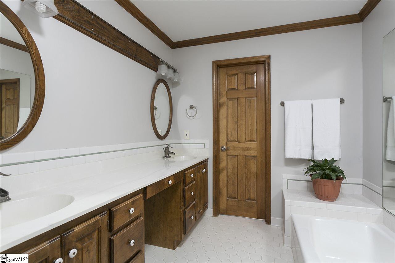 107 Taniere Court Simpsonville, SC 29680 - Photo 22 of 34 Gallery Image 22