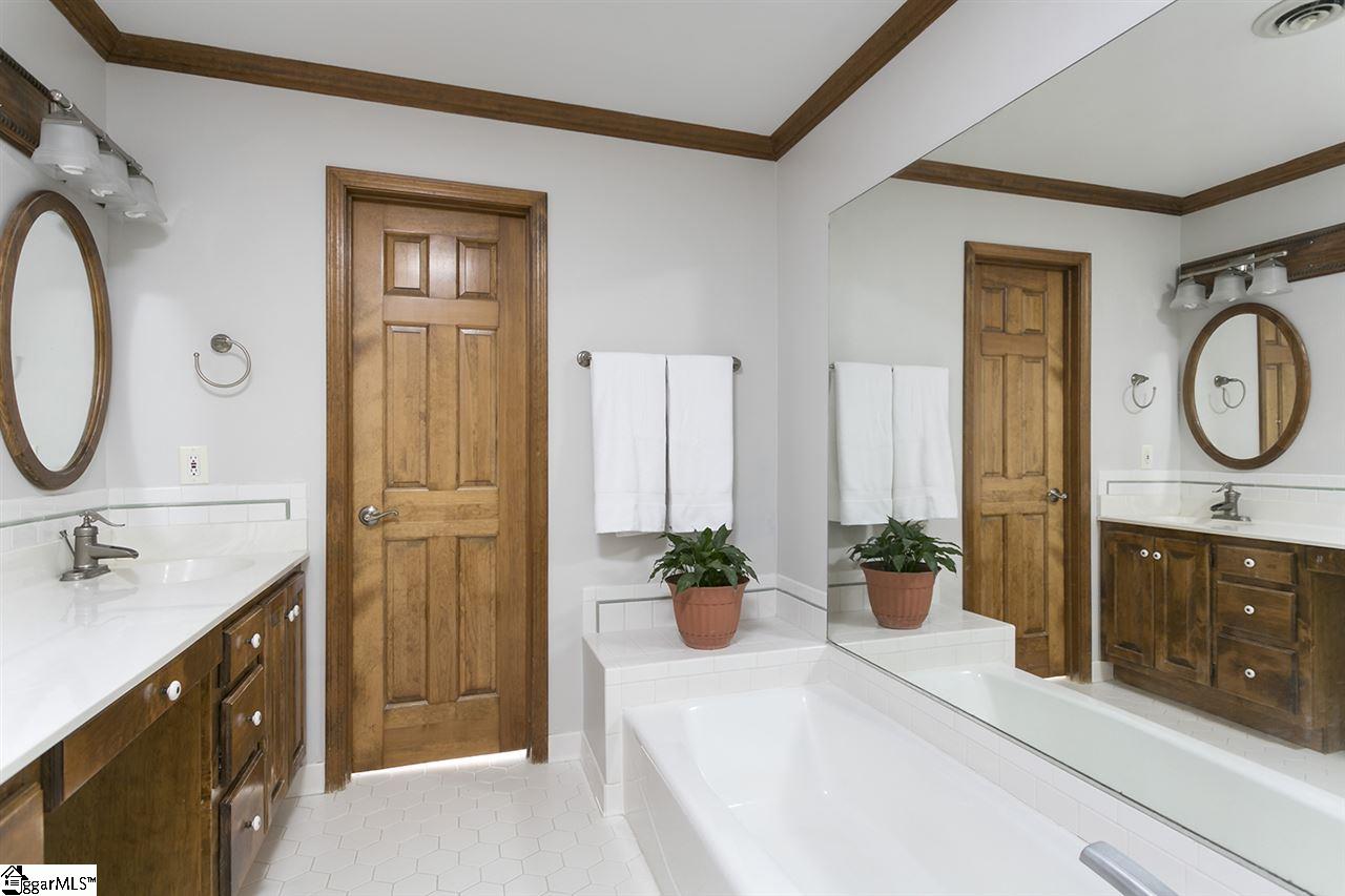 107 Taniere Court Simpsonville, SC 29680 - Photo 23 of 34 Gallery Image 23