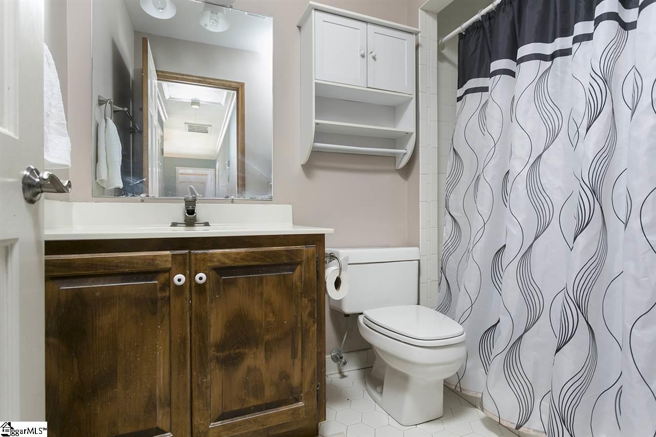 107 Taniere Court Simpsonville, SC 29680 - Photo 28 of 34 Gallery Image 28