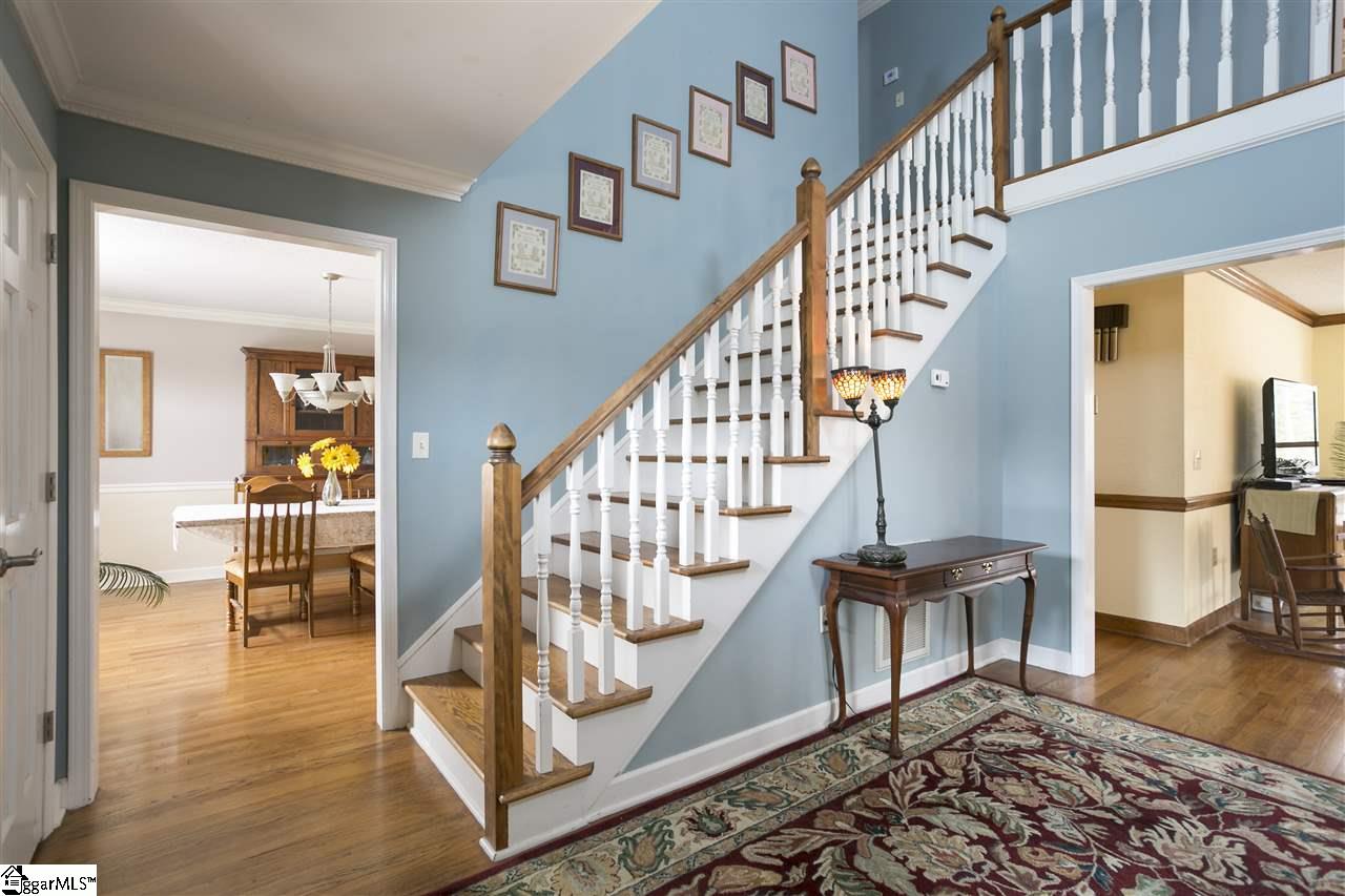 107 Taniere Court Simpsonville, SC 29680 - Photo 4 of 34 Gallery Image 4