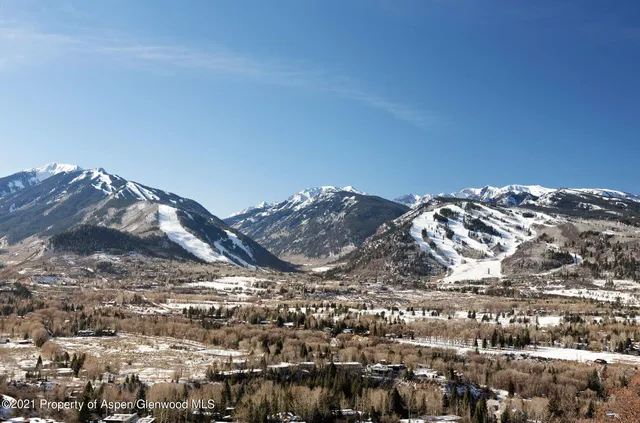 a view of a outdoor space