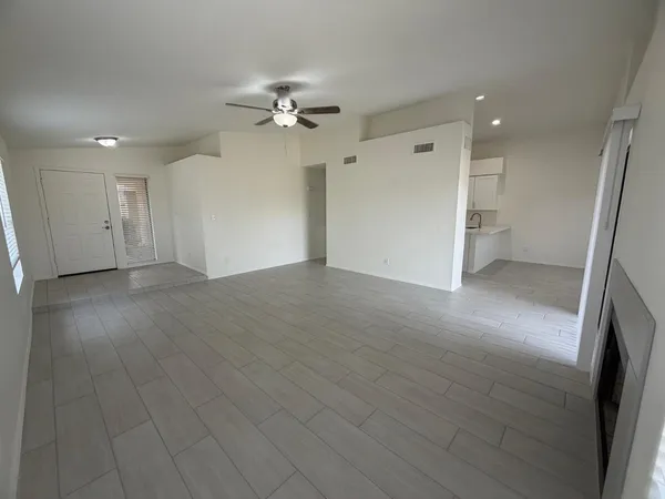 $1,995 | 5119 North 78th Drive, Glendale, AZ 85303