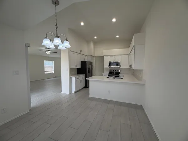 $1,995 | 5119 North 78th Drive, Glendale, AZ 85303