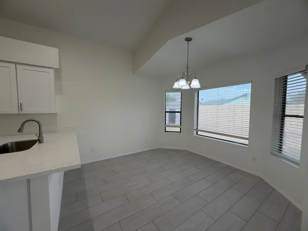 $1,995 | 5119 North 78th Drive, Glendale, AZ 85303