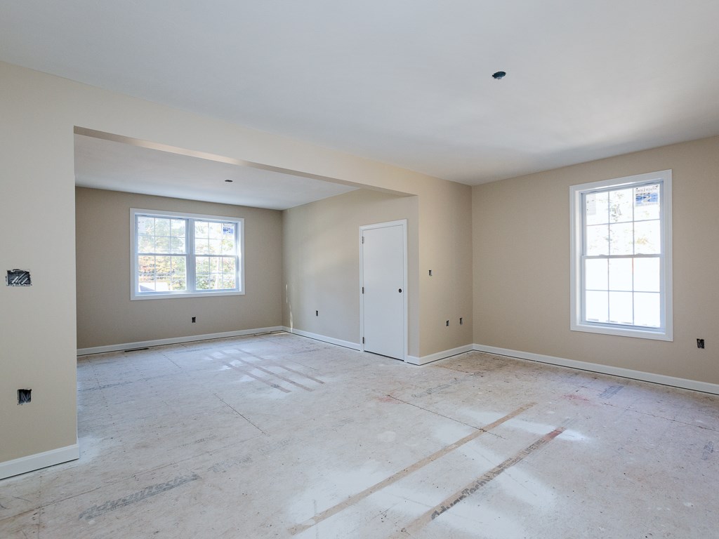 28 Conant Road Nashua, NH 03062 - Photo 11 of 13