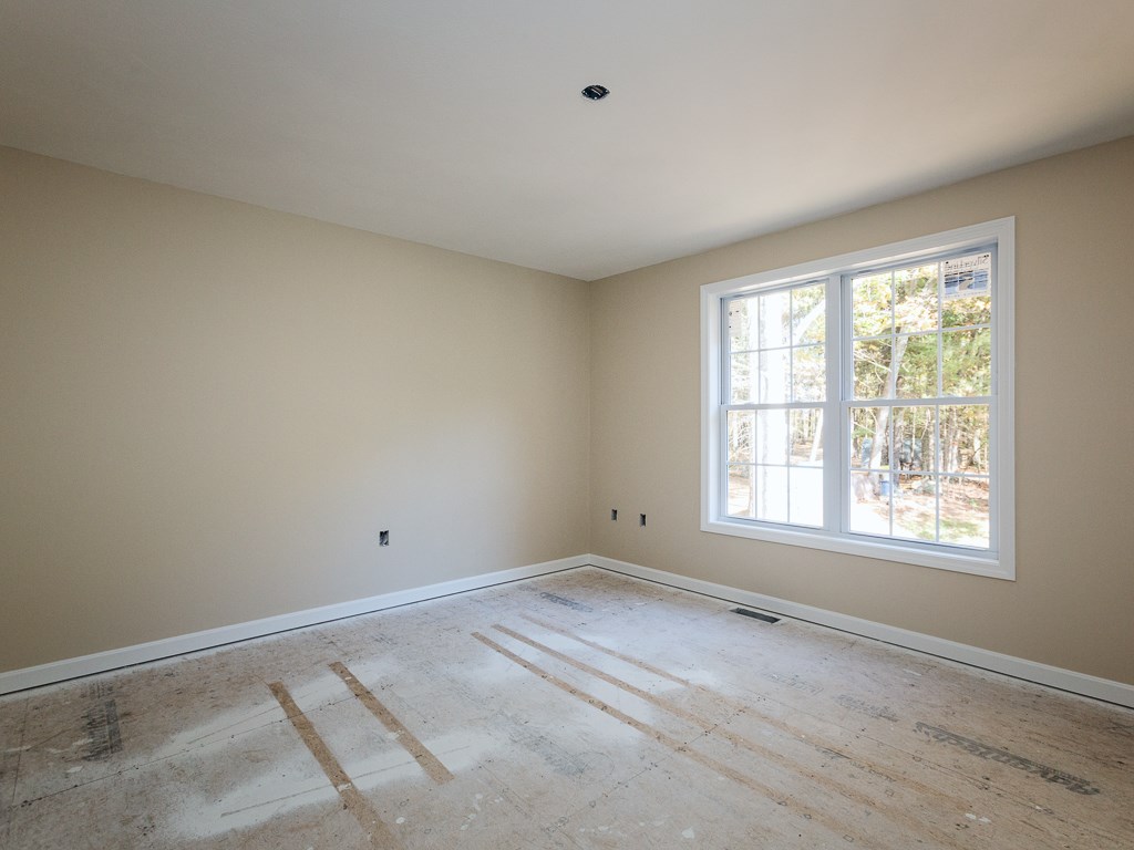 28 Conant Road Nashua, NH 03062 - Photo 12 of 13