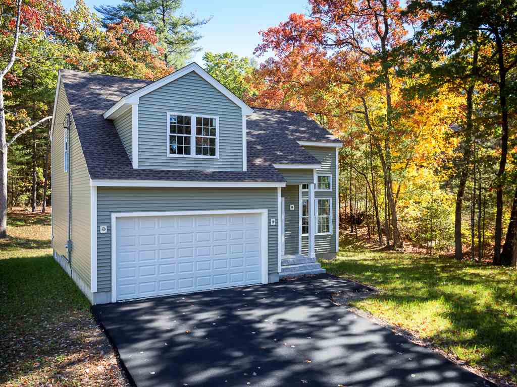 28 Conant Road Nashua, NH 03062 - Photo 3 of 13