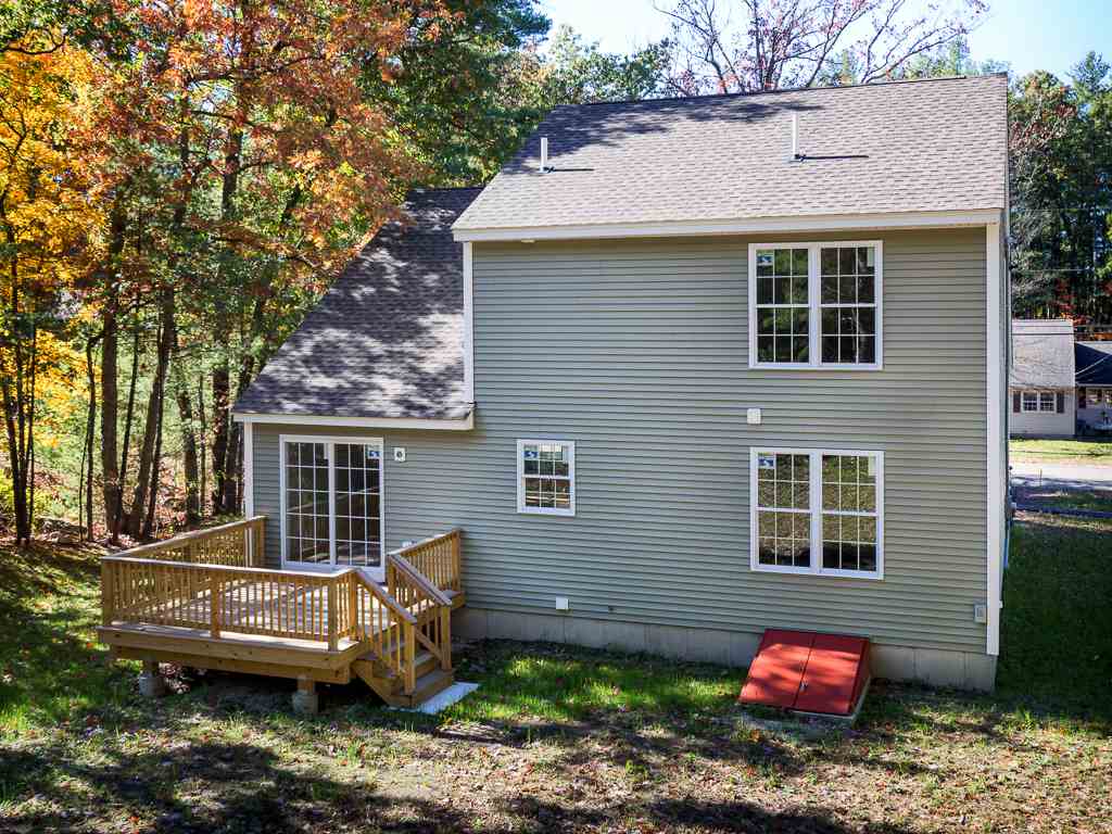 28 Conant Road Nashua, NH 03062 - Photo 4 of 13
