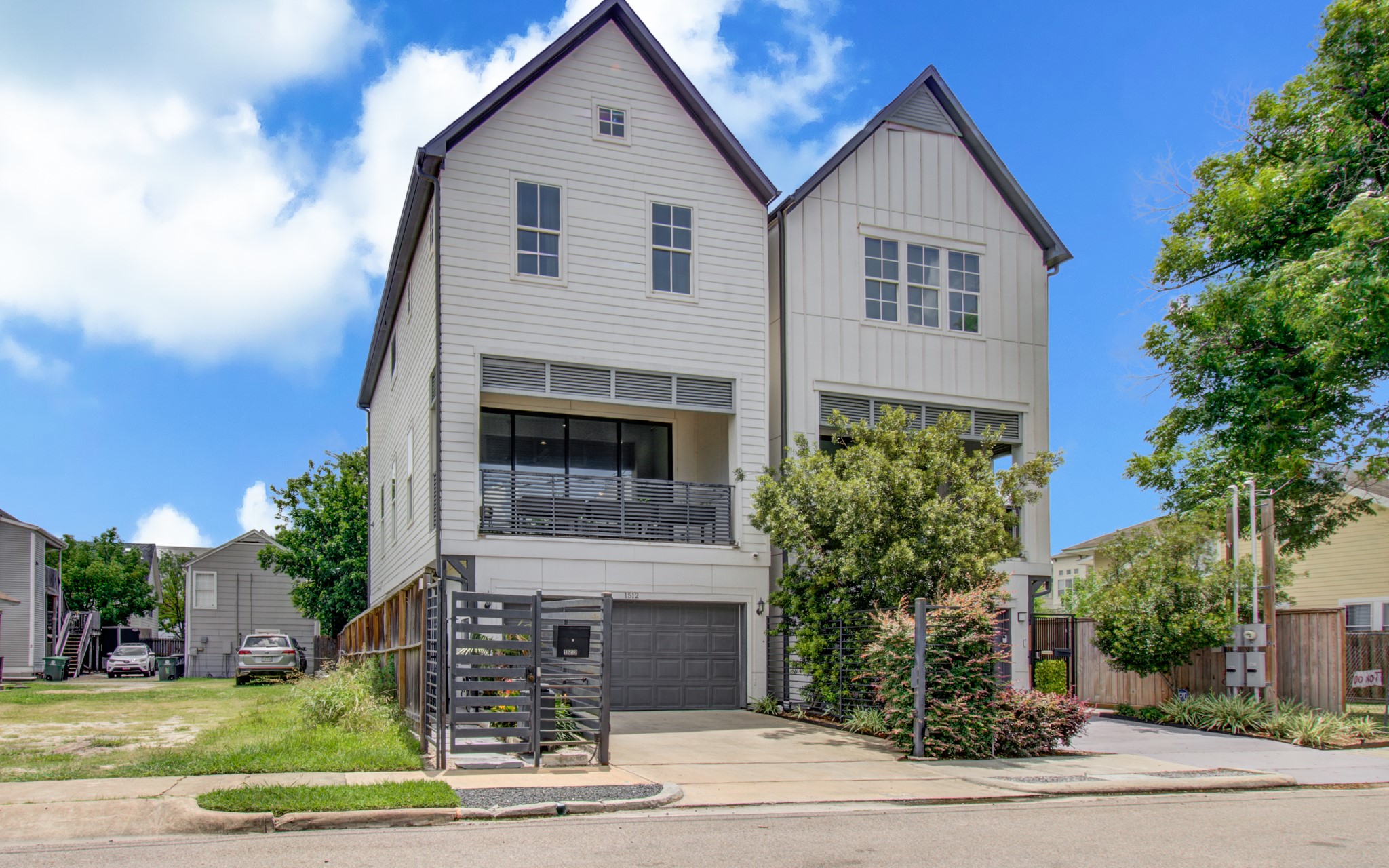 1512 Stuart Street Houston, TX 77004 - Photo 3 of 44