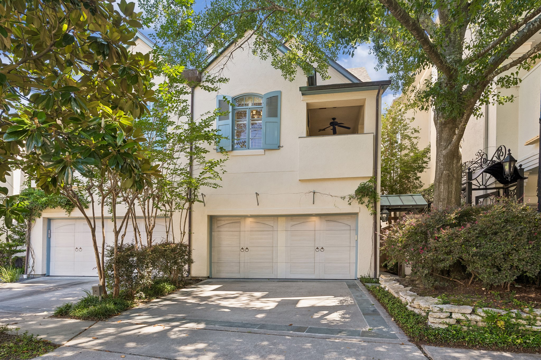 2207 Dunraven Lane Houston, TX 77019 - Photo 1 of 33 Private Drive in this Glendower Ct home ! plenty of parking on the street for guests ! Beautiful Pool, beautiful side yard with summer kitchen ..This home has so much to offer !