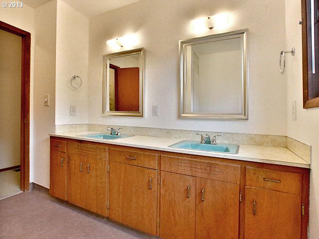 6131 Southwest Tower Way Portland, OR 97221 - Photo 11 of 16 Gallery Image 11