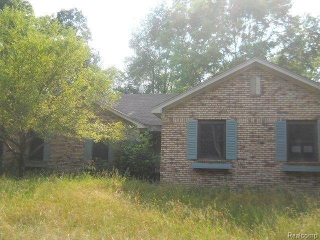 2322 Corlett Road Brighton, MI 48114 - Photo 1 of 9 7-4 077.jpg