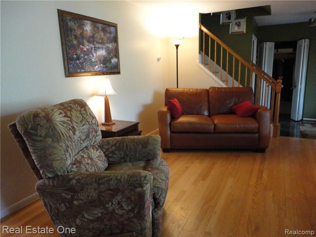 32305 Baintree Road Farmington Hills, MI 48334 - Photo 20 of 53