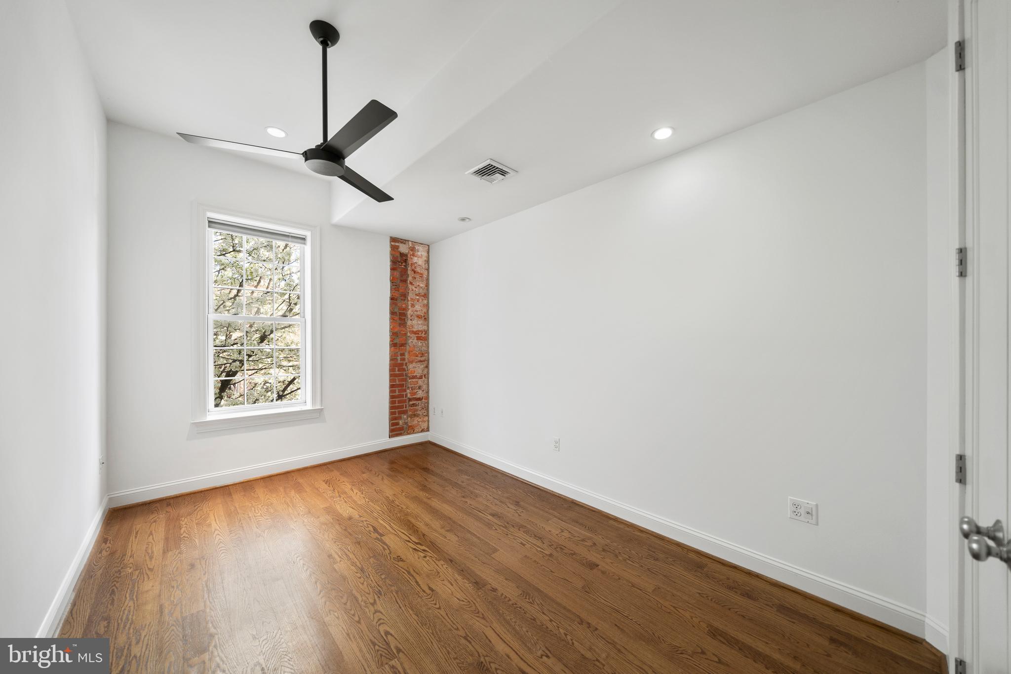 716 South 11th Street, Unit 201 Philadelphia, PA 19147 - Photo 19 of 35