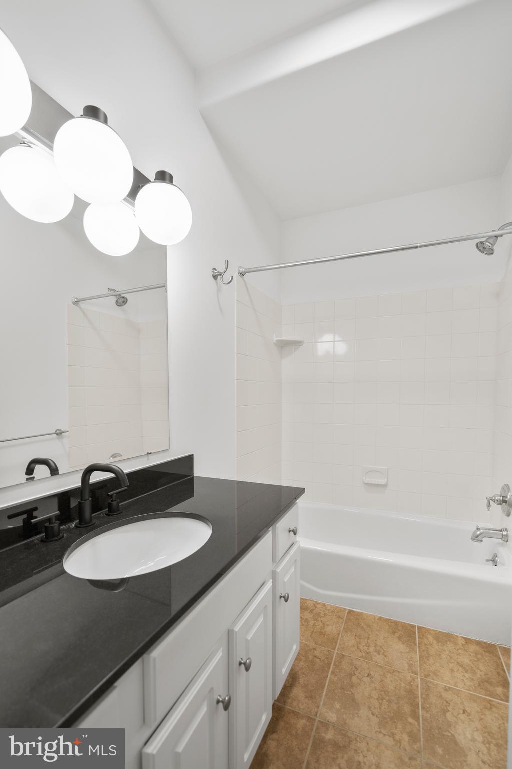 716 South 11th Street, Unit 201 Philadelphia, PA 19147 - Photo 24 of 35