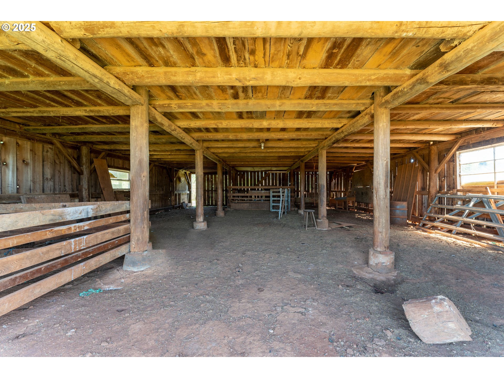 1488 Red Hill Road Oakland, OR 97462 - Photo 24 of 35 a view of a room with wooden deck
