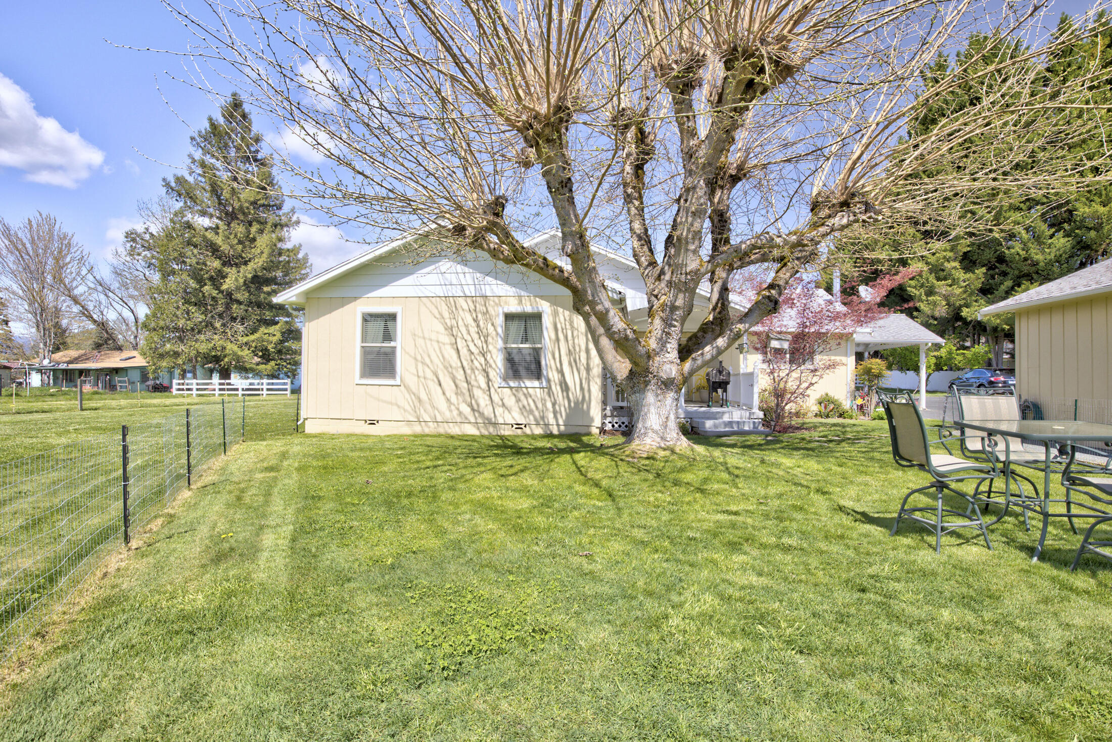 4035 Jerome Prairie Road Grants Pass, OR 97527 - Photo 21 of 32 0R1A5593_4_5_6_7