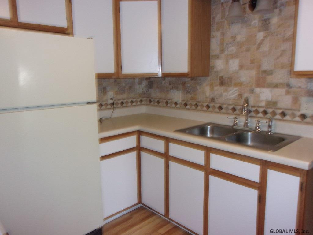 233 Lisha Kill Road Colonie, NY 12309 - Photo 6 of 27 Photo 6