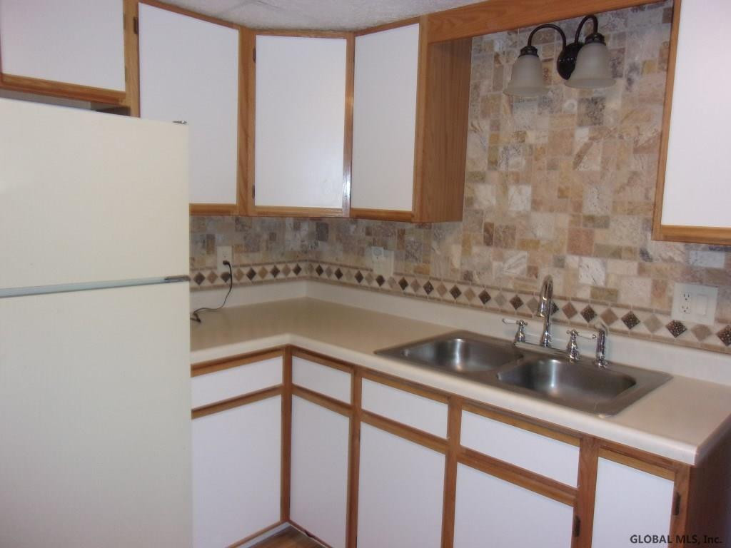 233 Lisha Kill Road Colonie, NY 12309 - Photo 7 of 27 Photo 7