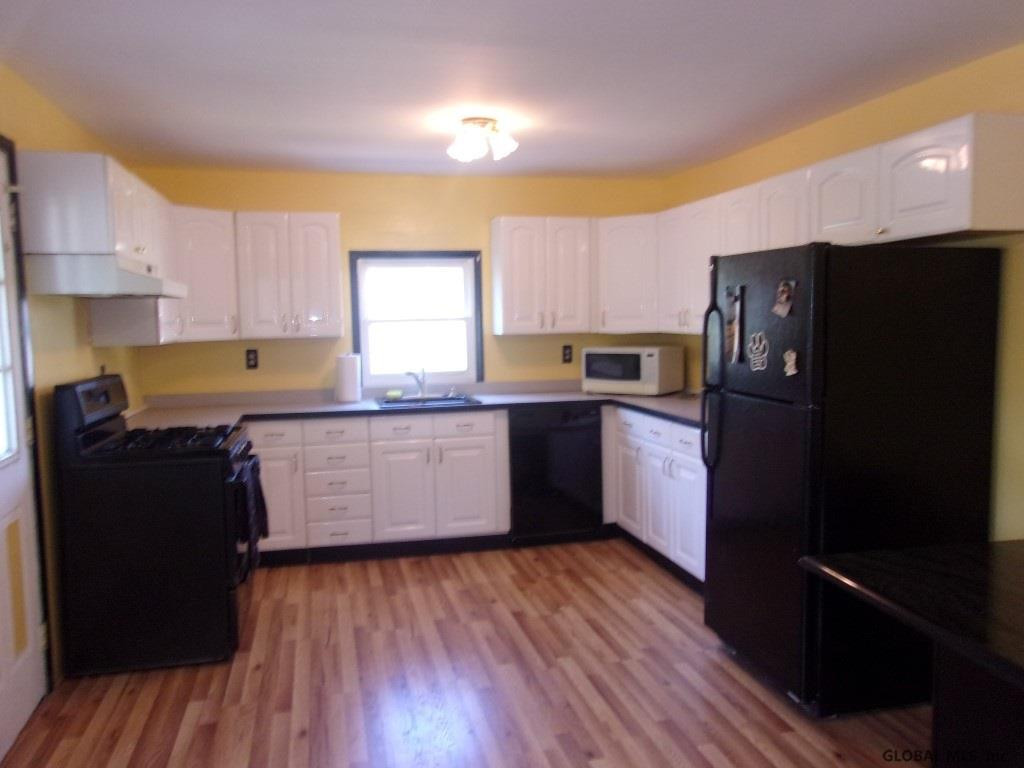 233 Lisha Kill Road Colonie, NY 12309 - Photo 9 of 27 Photo 9