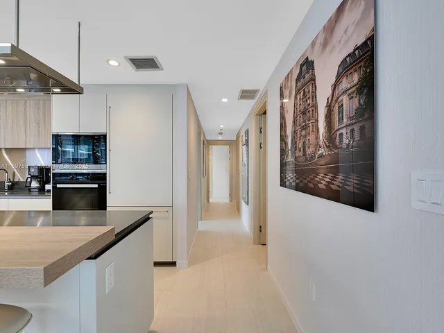 $15,500 | 1000 Brickell Plaza, Unit 3402, Miami, FL 33131