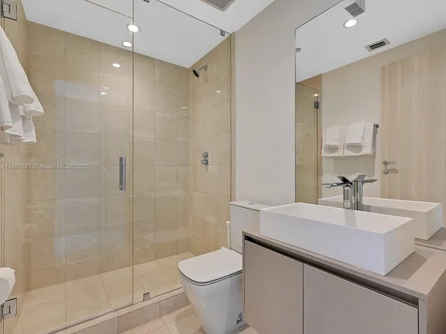 $15,500 | 1000 Brickell Plaza, Unit 3402, Miami, FL 33131