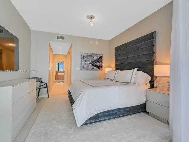 $15,500 | 1000 Brickell Plaza, Unit 3402, Miami, FL 33131