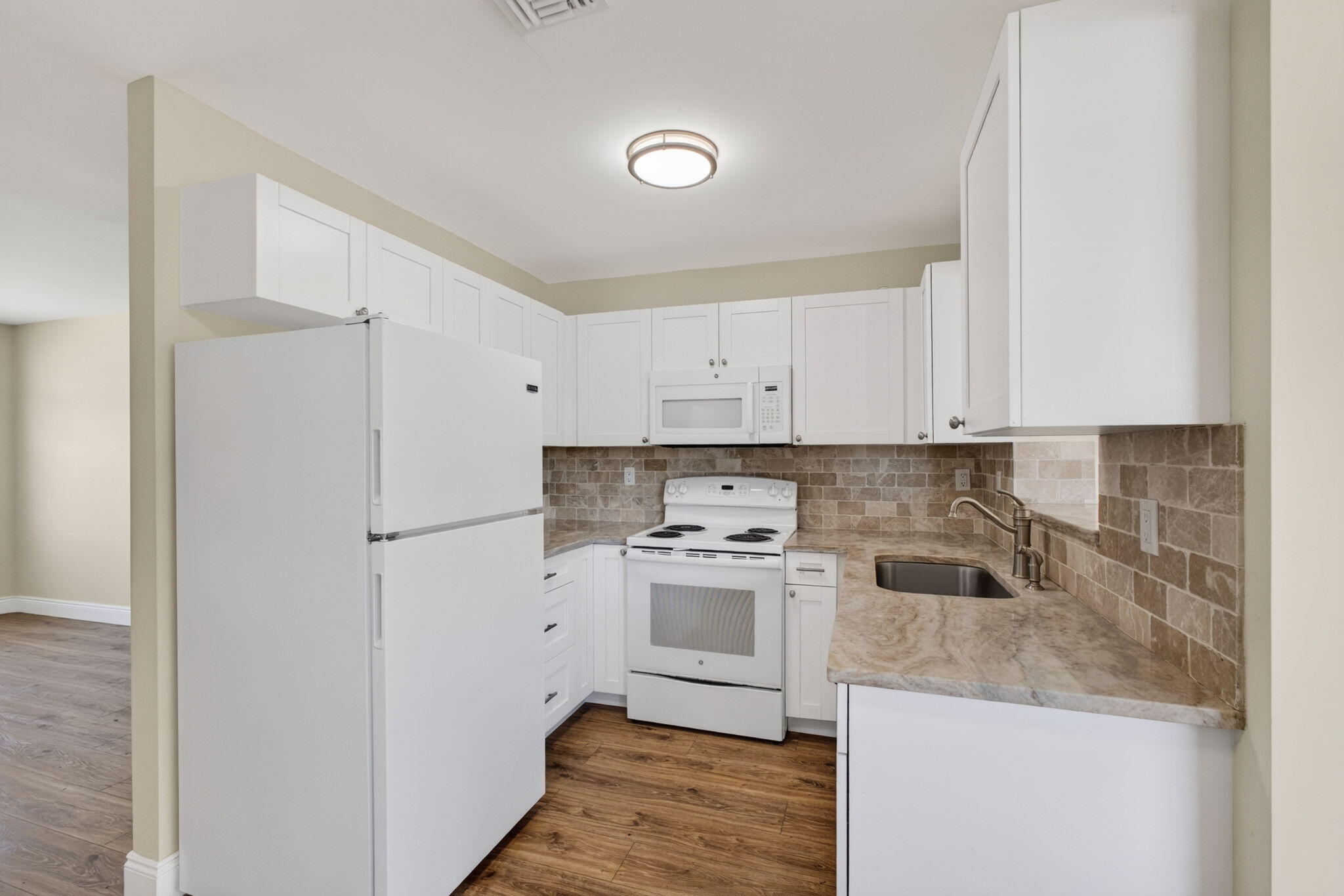 1333 West 31st Street Riviera Beach, FL 33404 - Photo 19 of 46 Kitchen