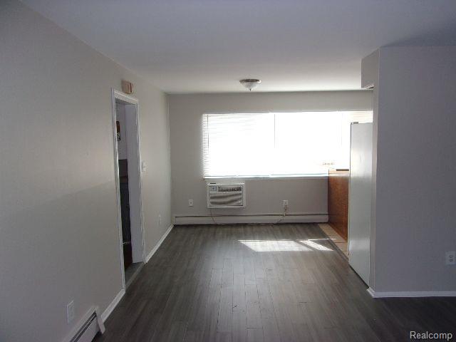3611 Percy King Road Waterford, MI 48329 - Photo 3 of 11
