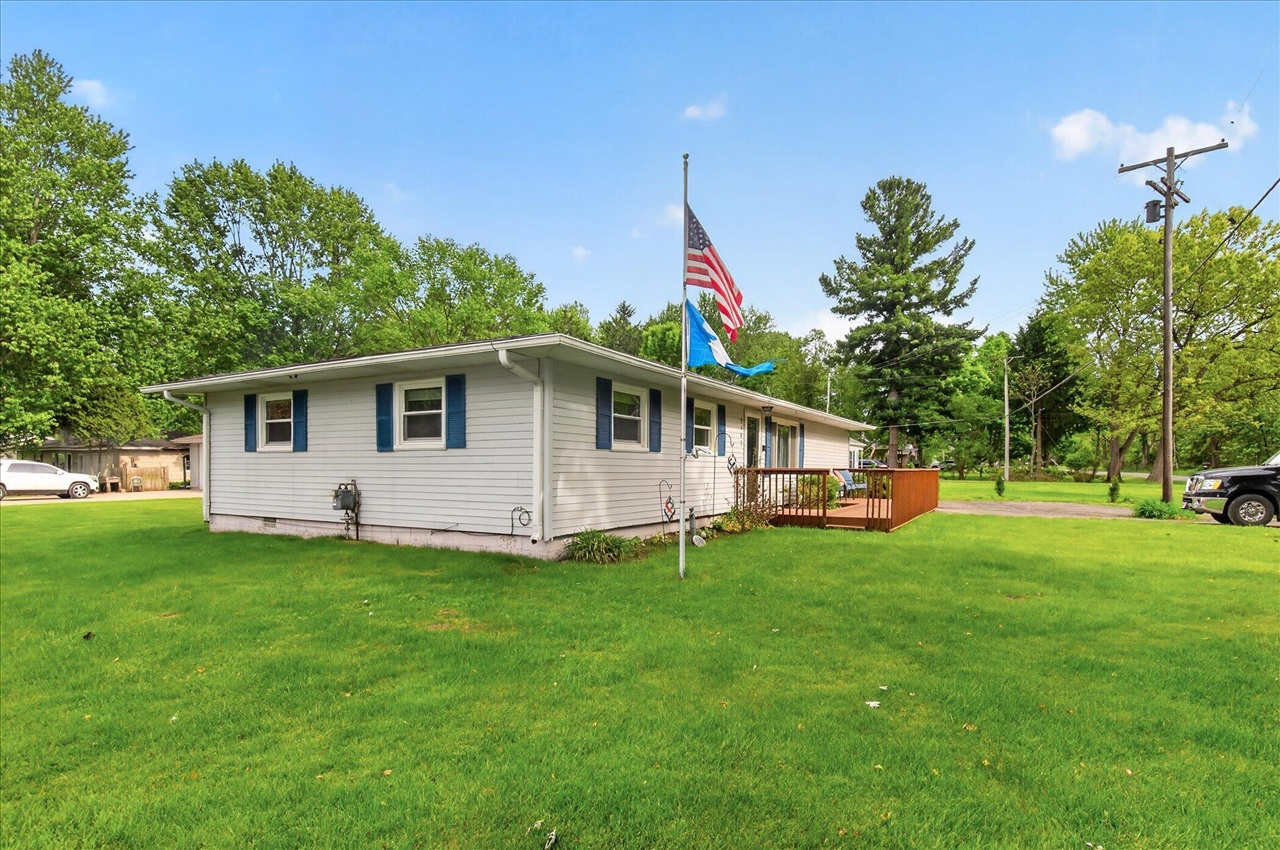 9489 Hyde Road Clarklake, MI 49234 - Photo 3 of 48