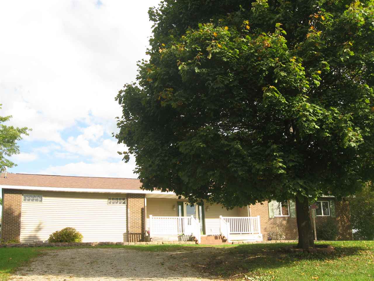 1203 East Blanchard Road Shepherd, MI 48883 - Photo 3 of 35 1798004-2.JPG