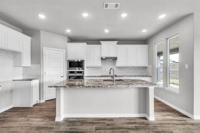 $507,900 | 81 Yosemite Trail Valley View, Valley View, TX 76272