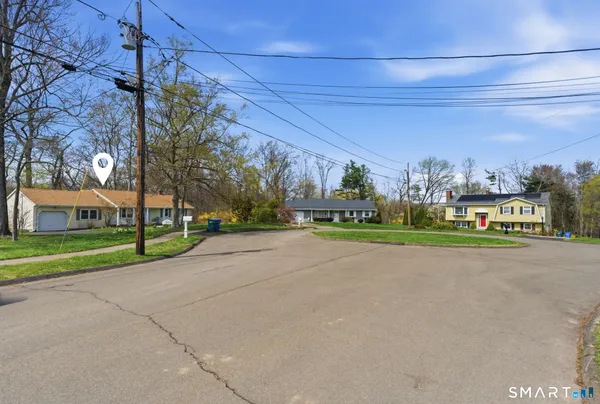 $407,000 | 50 Stratton Court, Hamden, CT 06514