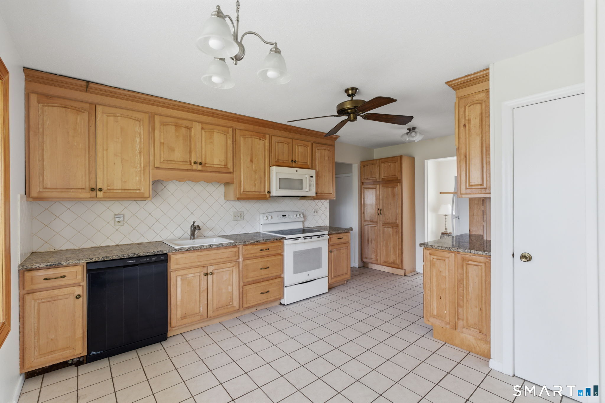 50 Stratton Court Hamden, CT 06514 - Photo 21 of 39