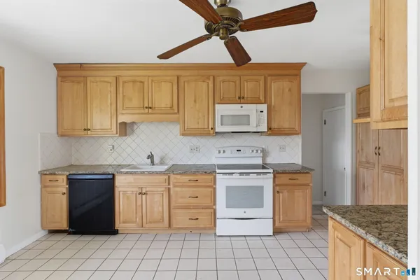 $407,000 | 50 Stratton Court, Hamden, CT 06514