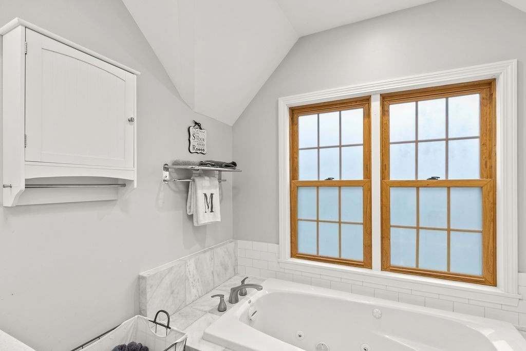 466 Rounseville Road Rochester, MA 02770 - Photo 26 of 38 a bathroom with a bathtub and a sink