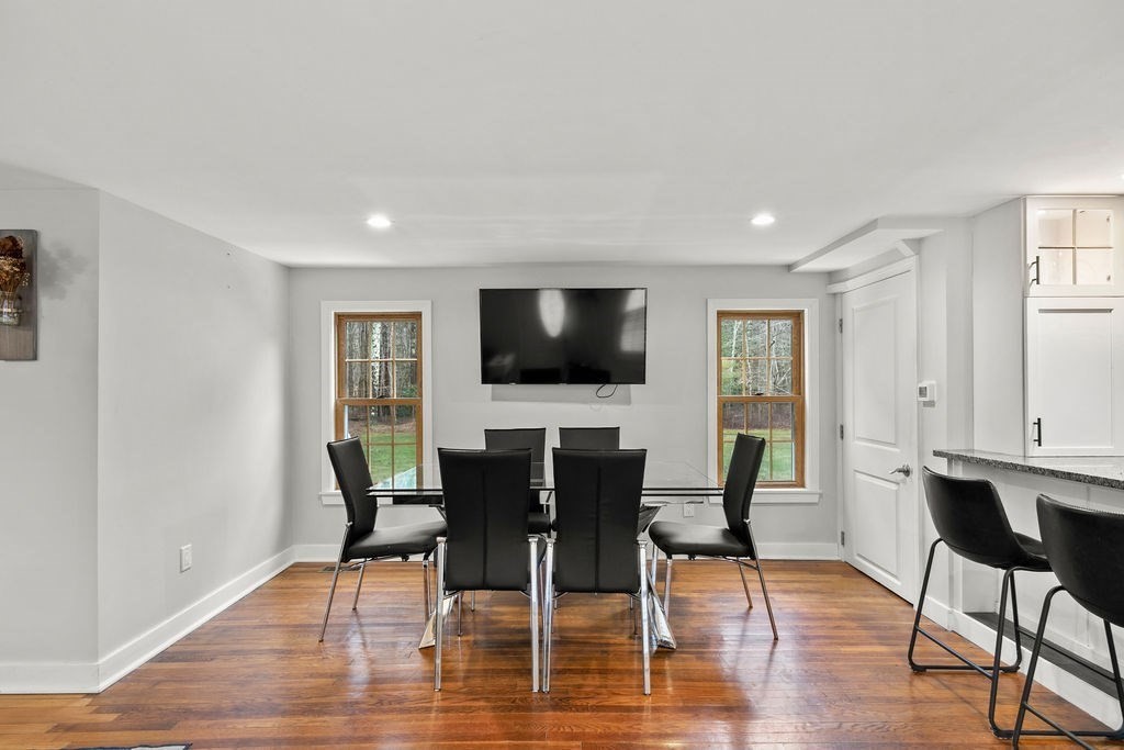 466 Rounseville Road Rochester, MA 02770 - Photo 5 of 38 a view of a livingroom with furniture and wooden floor
