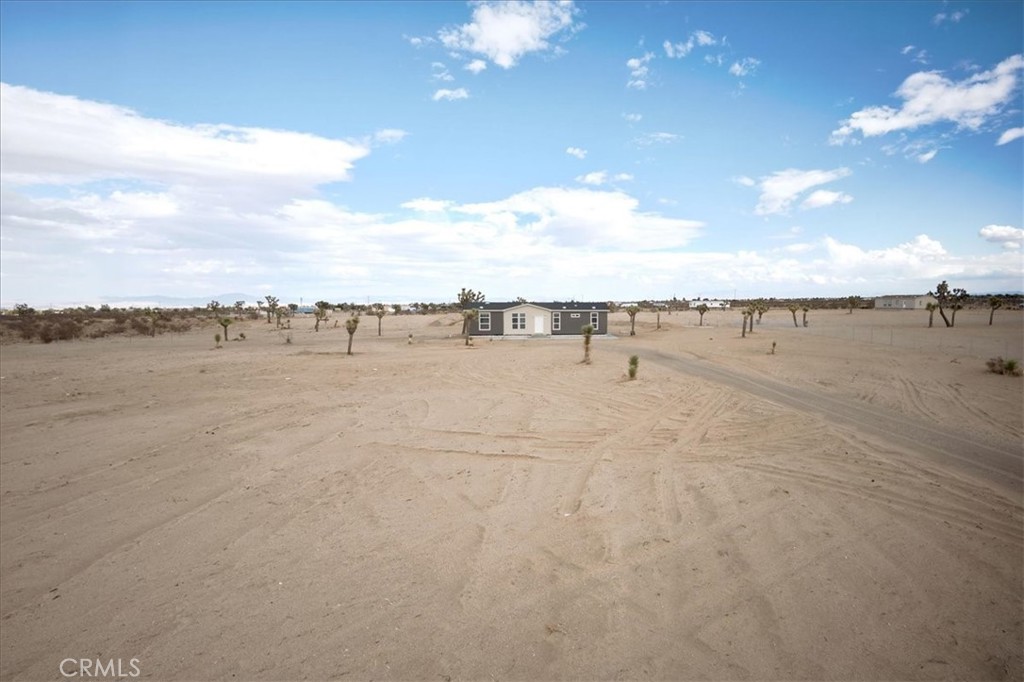13369 Centola Road Phelan, CA 92371 - Photo 34 of 34 a view of an ocean beach and beach